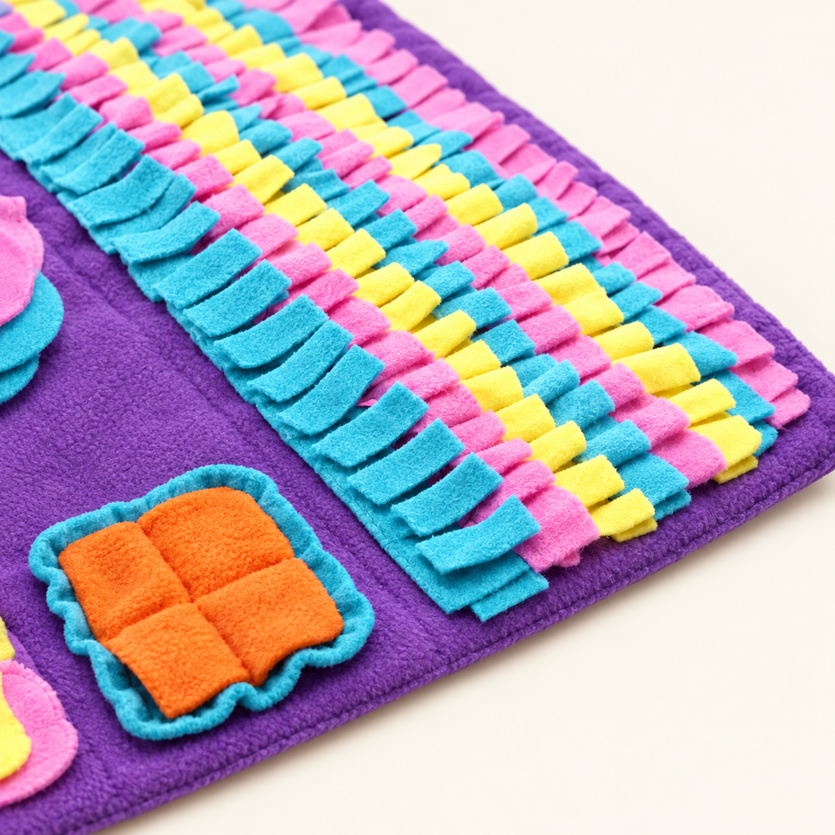 Foldable fleece snuffle mat for dogs and cats